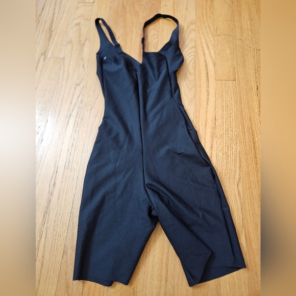 Skims unlined plunge mid high bodysuit - Picture 6 of 6
